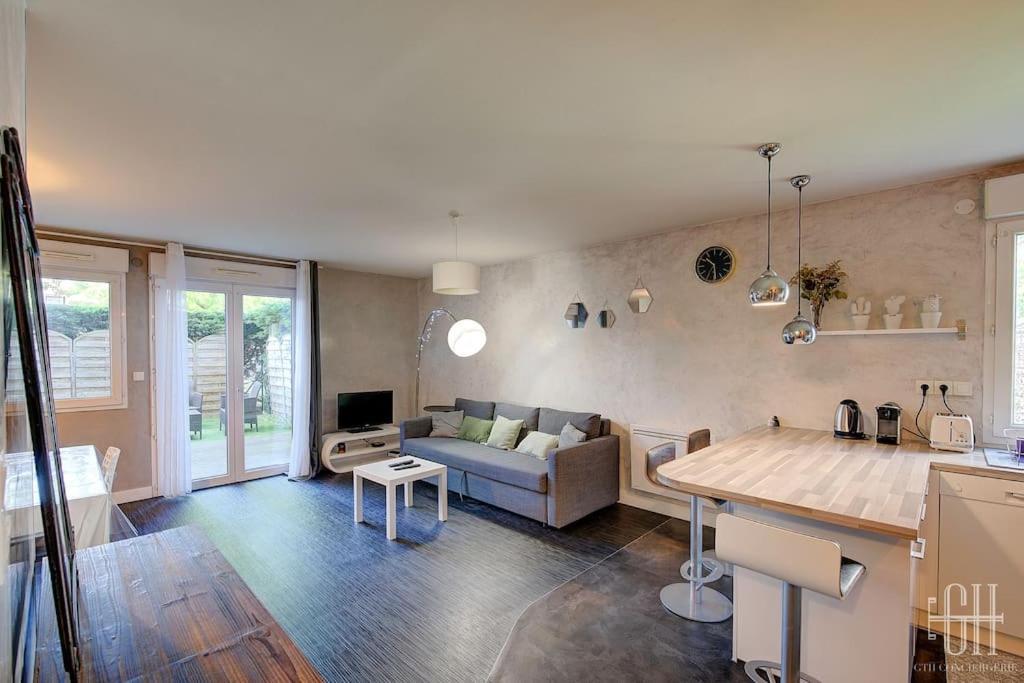 Apartment Le Dahlia / Jardin Botanique *